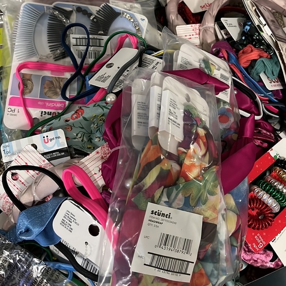 NWT 30 random hair accessories bundle - Picture 5 of 5